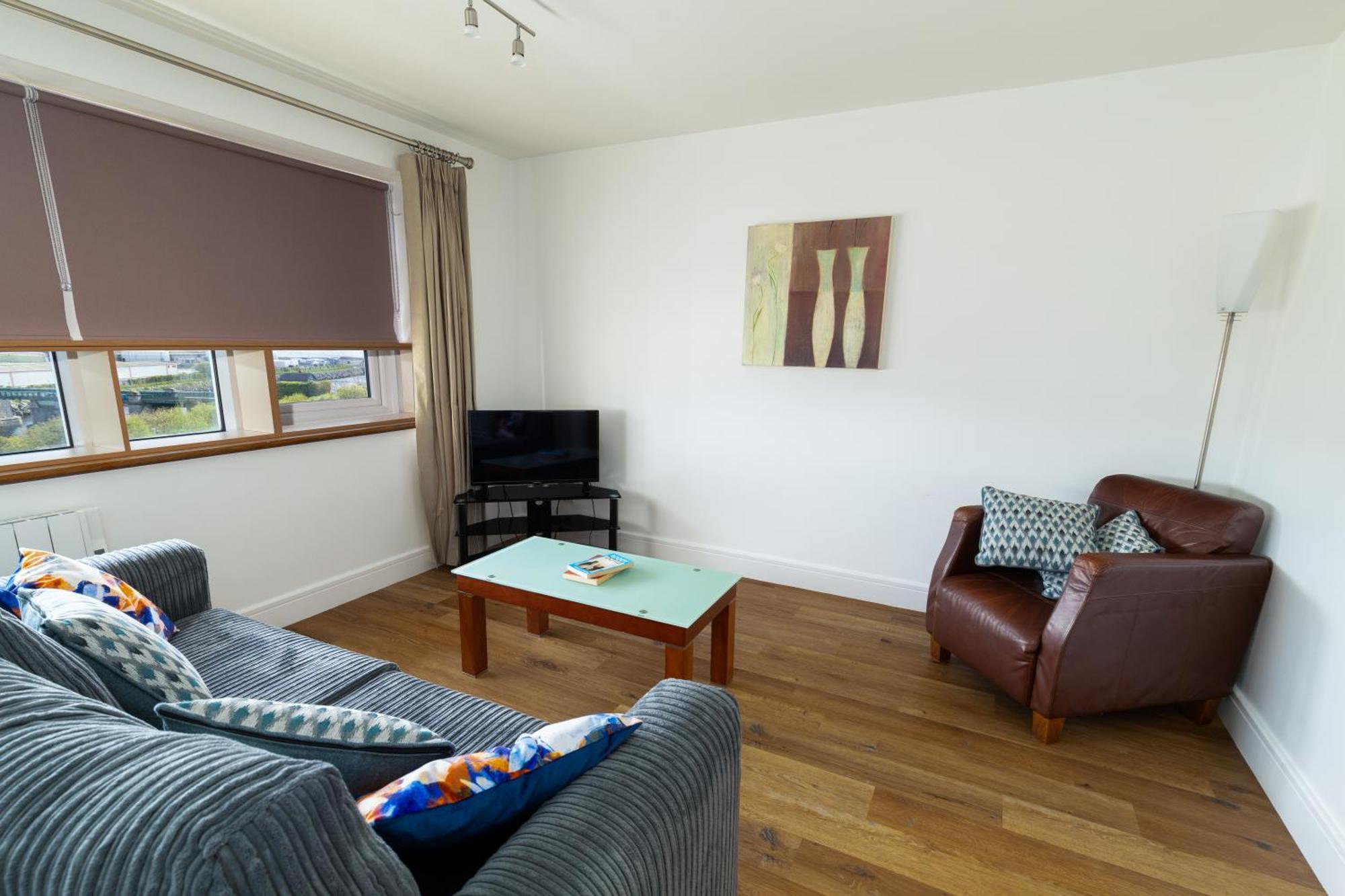 Geata Na Cathrach - Galway Lakeside Apartments Esterno foto