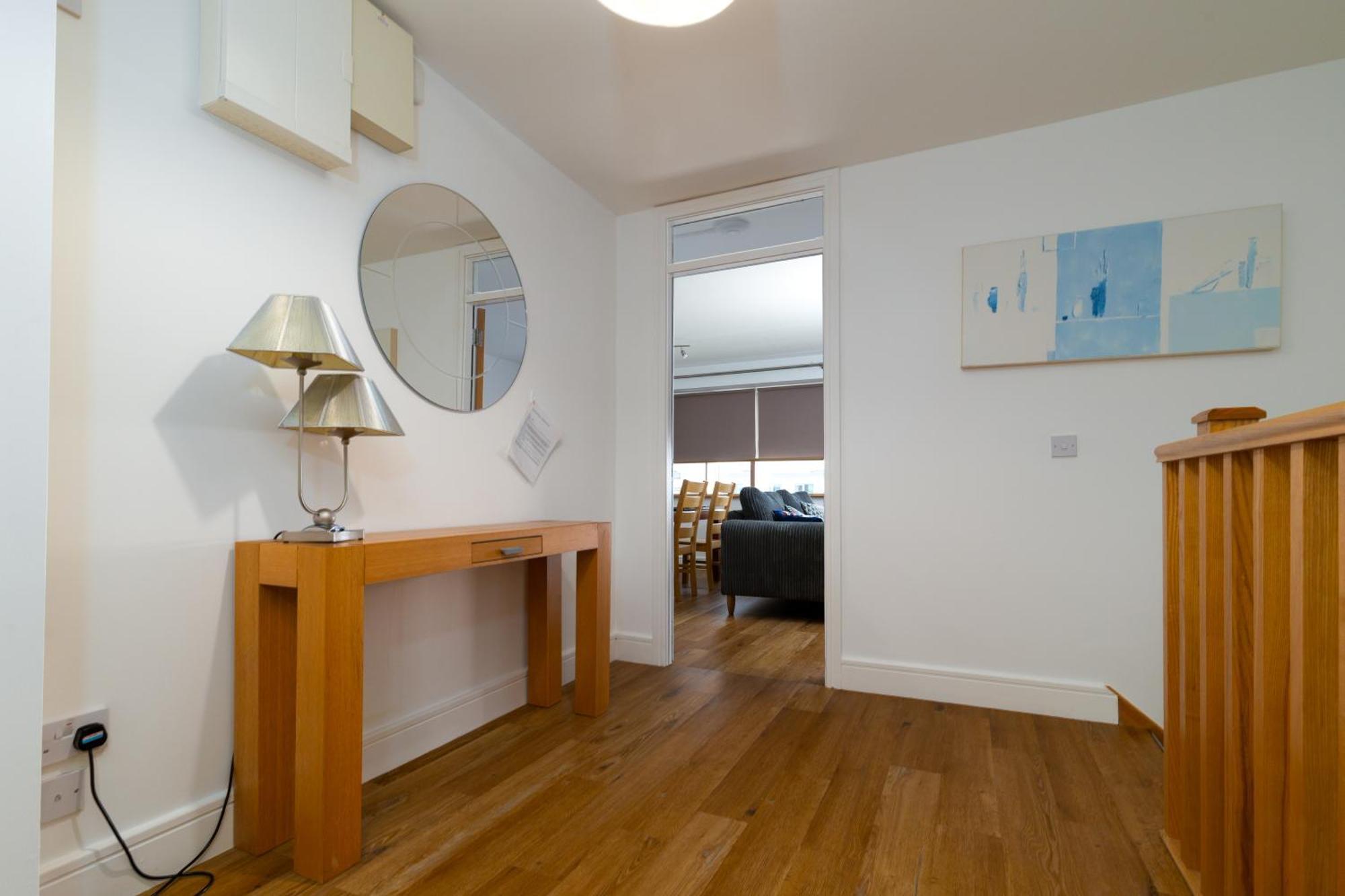 Geata Na Cathrach - Galway Lakeside Apartments Esterno foto